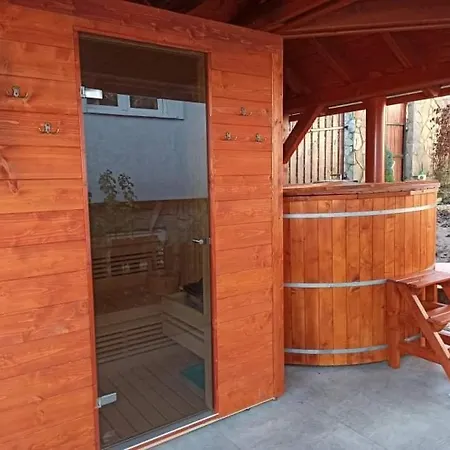 Vitorlas Vendeghaz Feriehus Balatonalmádi