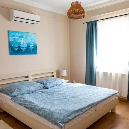 Vitorlas Vendeghaz * Balatonalmádi